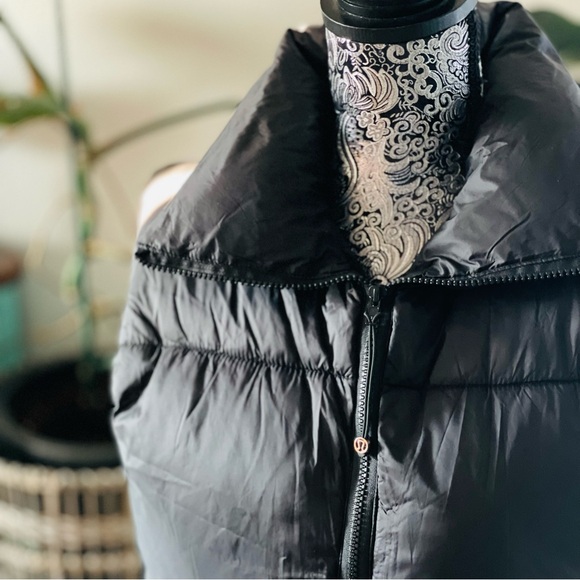 Lululemon Cropped Cinch Waist Puffer Vest - Picture 7 of 10